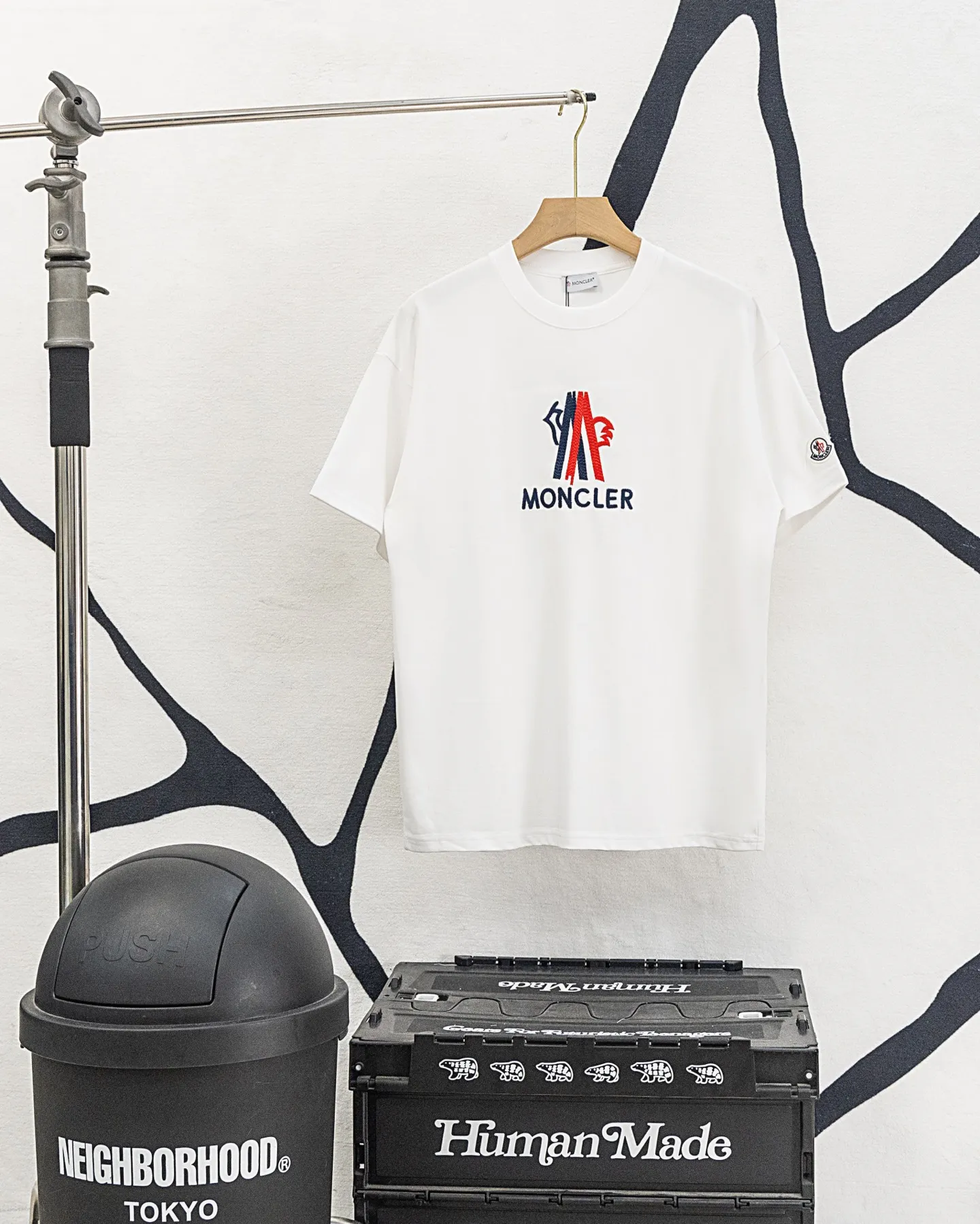 ：A 29 MONCLER LOGO 🪡 Logo ， Retro Same Style T 260 Versatile : Black White Size：XS~L